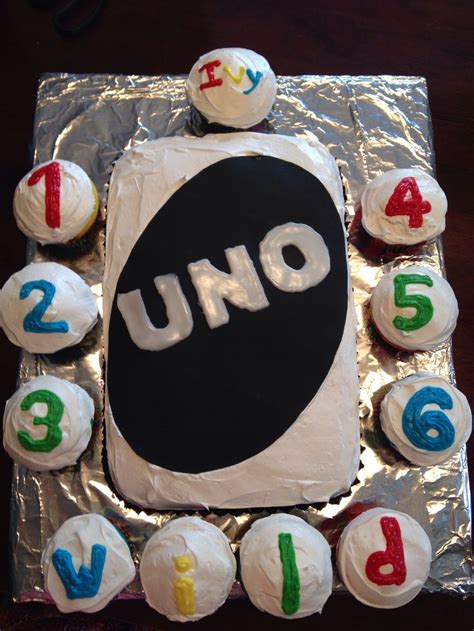 black and white uno card cake using wilton sugar sheets