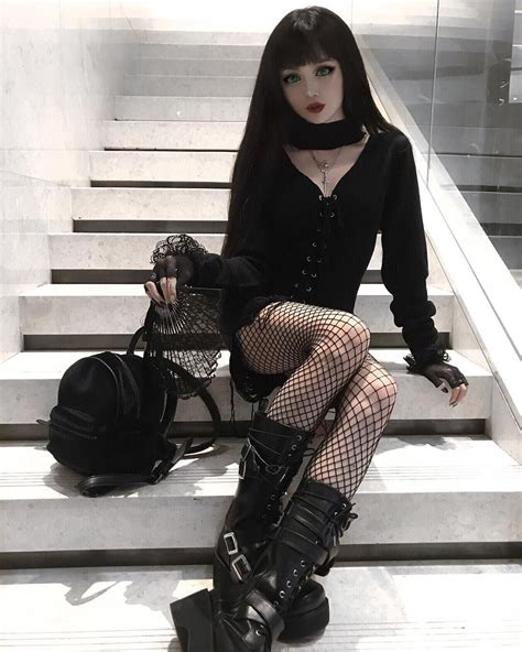 Kina Shen Kinashen • Instagram Estilo Rock Goth Beauty Dark