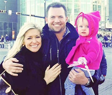 Fox And Friends Ainsley Earhardts Husband Files For Divorce Denies