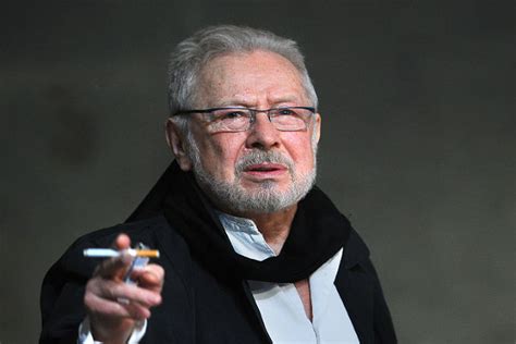 Edit your search or learn more. Władysław Kowalski odznaczony Złotym Medalem Gloria Artis - WP Wiadomości