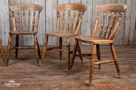 Make mealtimes more inviting with comfortable and attractive dining room and kitchen chairs. Reclaimed farmhouse oak chairs