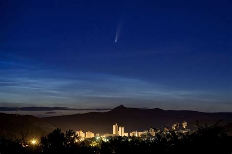 How To View One Of The Brightest Comets This Century Before Its Gone