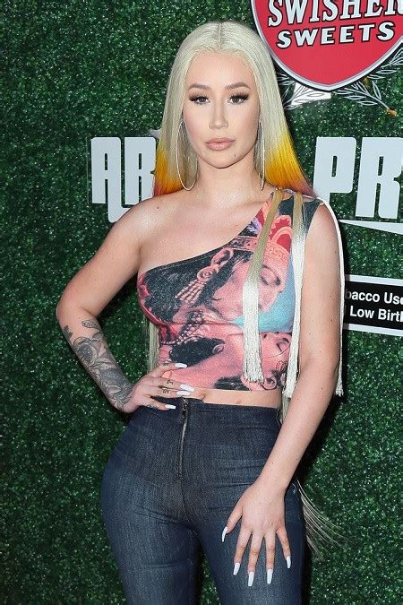 'i'm officially unsigned!' iggy azalea has parted ways with island records, the rapper announced via social media on saturday, tweeting i'm officially. Iggy Azalea breaks silence on GQ nude photo leak!