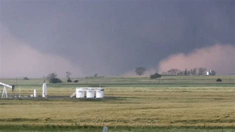 Viele von ihnen wüten lediglich über offenem land, einige zeigen ihre zerstörungskraft jedoch über bewohnten gebieten. 2021 Gladstone, New Mexico Tornado | Hypothetical ...