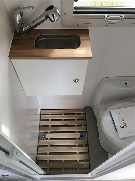 Diy Campervan Bathroom Check Out This Awesome Tiny Bathroom Idea With