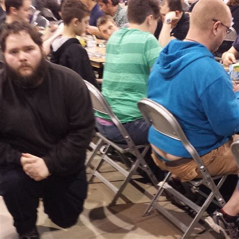 Man Takes Photos Of Buttcracks At Magic The Gathering Event And It S