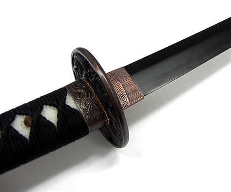 Nippon, japan) +‎ 刀 (tō, sword). 日本刀 黒石目 黒刀身