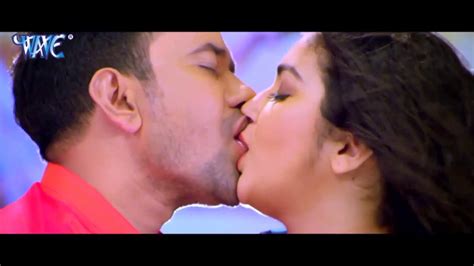 Nerahua And Amarpali Dubey Hot Kissing Scence Of Movie Sipahi Youtube