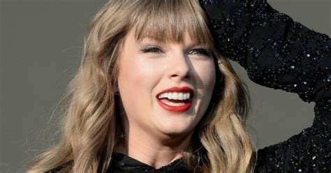 Taylor Swift Continues Her New Political Activism Encourages Early Voting