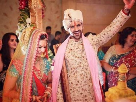 After sharing pictures from their mehendi and konkani wedding, now deepika and ranveer post dreamy in the pictures, deepika padukone and ranveer singh looking like a match made in heaven. Check Out Divyanka Tripathi and Vivek Dahiya Wedding Pics