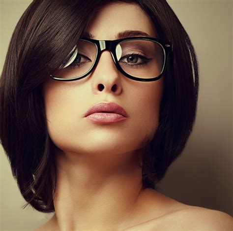 7 Makeup Tips For Singaporean Women Who Wear Glasses