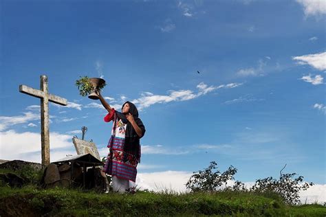 Powerful Portraits Explore The Culturally Rich Traditions Of Mexicos Zapotec People Mexico