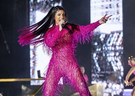 Cardi B Chimes In On Instagrams Moveto Remove Likes Count Dr Wong