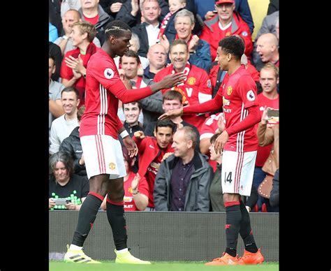 Jesse ellis lingard is an english professional footballer who plays as an attacking midfielder or as a winger for premier league club manche. Did you see Paul Pogba and Jesse Lingard's celebration ...