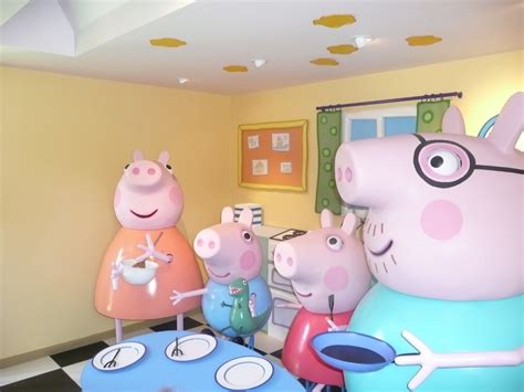 Buy amazing peppa pig family house wall mural which will truly bring life to any room. Peppa Pig's House at Paultons Park Reviews & Info