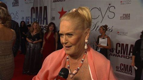 Lynn Anderson Rose Garden Singer Dies At 67