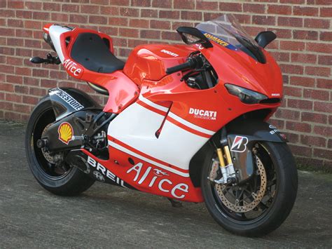 Ducati offers 6 new bike models and 8 upcoming models in india. Ducati Desmosedici RR | Anthony Godin