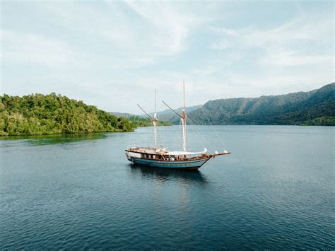 Raja Ampat Snorkeling Expedition Yacht Charter Itinerary