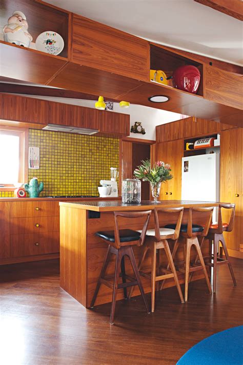 8 Brown Kitchens That Are Definitely Not Dated Dark Or Depressing