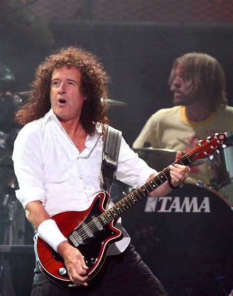 The queen legend blames the local royal borough of kensington and chelsea council over the flooding, as. Foto di Brian May