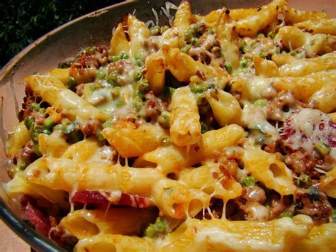 180 g de penne rigate, 2 petites courgettes, 100 g de champignons de paris. Penne Rigate aux petits pois et saucisson (Italie) - Blogs ...