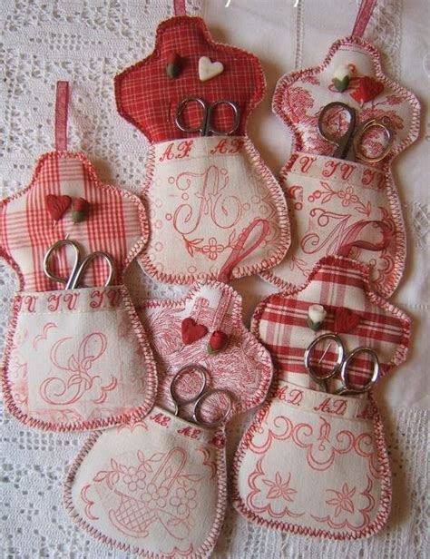 This list will make it easier to find the perfect gift for your sewing friends, family, and colleagues this year. Small sewing projects - fabulous handmade Christmas gift ideas