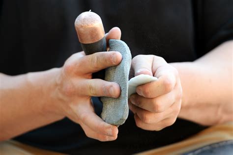 Hobbyist finds therapy in 'flint knapping' - Beaumont Enterprise