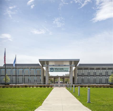 Macomb Community College South Campus Entry — Hobbsblack Architects