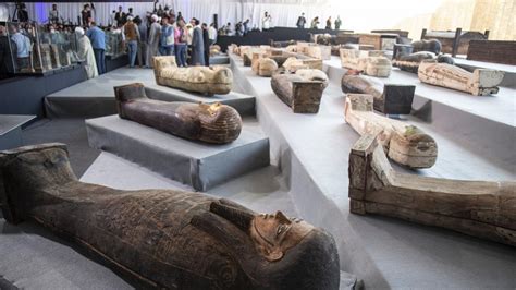 Egipto Descubre Nuevos Sarcófagos Y Tesoros Arqueológicos De La Era De