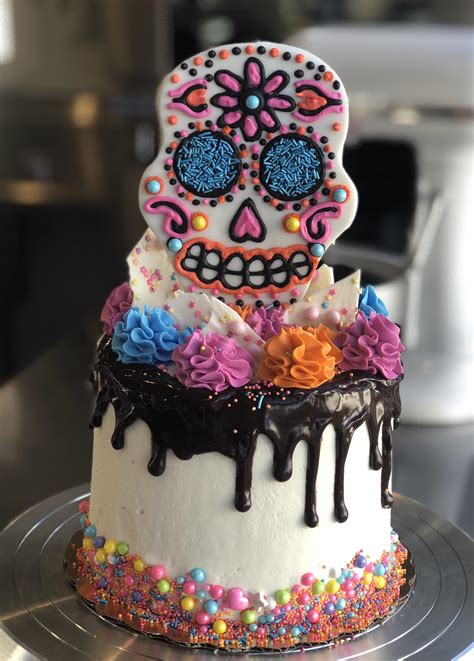 Day Of The Dead Cake Skull Is Fondant With Royal Icing Rcakedecorating