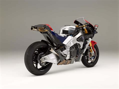 Keep in mind that a racing bike is going to require a crazy amount of maintenance vs. Here is the $184,000 Honda RC213V-S Street Bike - Asphalt ...