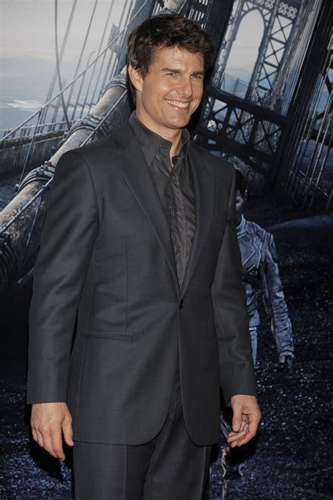 tom cruise gave his best smile at the beunos aires premiere of tom cruise hottest pictures