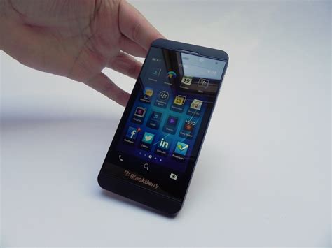 Blackberry Z10 Review Very Promising Camera Above Expectations