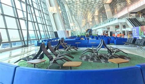 Jika kita melakukan perjalanan jauh dan transit di bandara soekarno hatta terminal 3, tak ada salahnya menggunakan fasilitas ini. Terminal 3 Bandara Soekarno Hatta Bakal Saingi Bandara ...