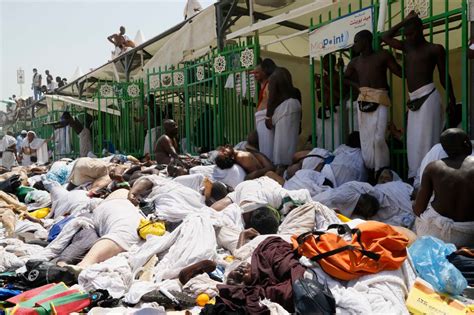 Saudi Arabia Stampede At Hajj Kills 717 Pilgrims Warning Graphic Images Daily News