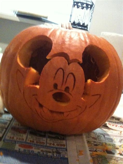 Are there vampire and werewolf stencils for pumpkins? Vampire Mickey Mouse carved pumpkin. By flourpower89 ...