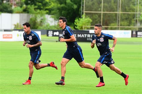 O valor oferecido foi o mesmo da multa rescisória exigida pela outra parte na renovação de contrato, assinada há dois meses. Demora incomoda, mas Corinthians confia em renovação com ...