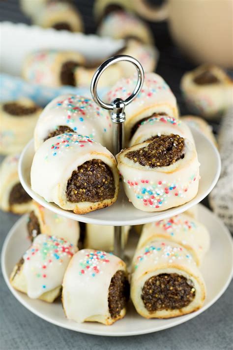 These traditional christmas cookie recipes from martha stewart include spritz cookies, gingerbread cookies, linzer cookies, thumbprint cookies, speculaas, lebucken,and more. Italian Christmas Cookies (Cuccidati) - Dan330