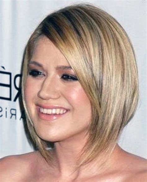 Indian hairstyle for round chubby face. 13 Hairstyles for Round Chubby Faces BEST - Ellecrafts