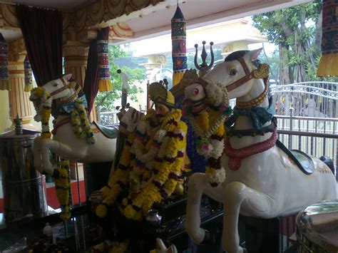 Başlangıçta tapınak sadece küçük oldu attap kulübe, hiçbir çimento zemin ve böyle borulu su ve. Selangor Chinese Temple - Umpama n