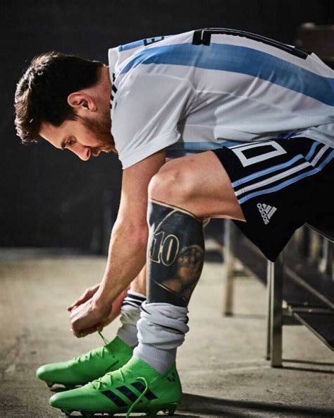 Lionel Messi Barefoot