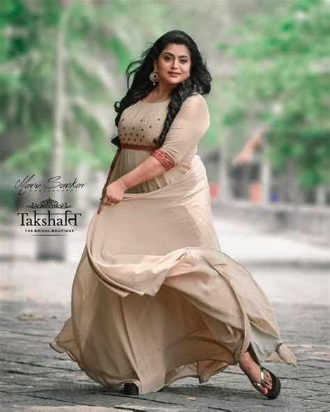 Veena Nair Looking Very Glamorous Photos Gallery Photos Hd Images