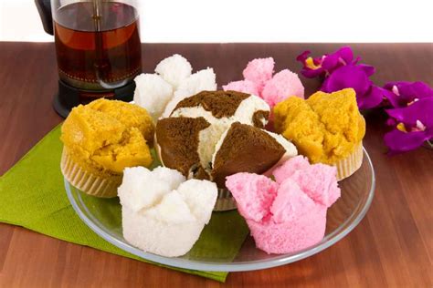 Resep bolu panggang 3 telur mengembang tinggi. 10 Resep Bolu Kukus beserta Bahan dan Cara Membuatnya