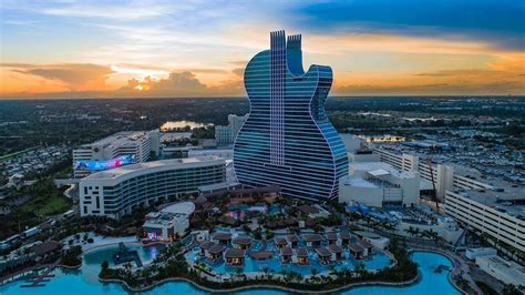 Hard Rock Hotel Opens Worlds First Guitar Shaped Hotel In Florida Senatus