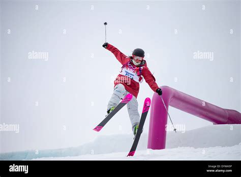 Yuki Tsubota Can Competing In The Ladies Ski Slopestyle At The