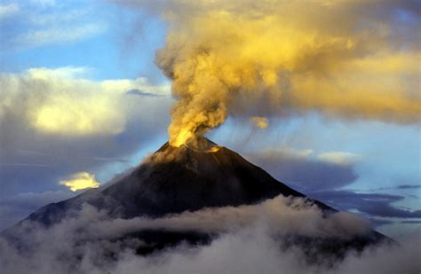 La Amenaza Volcánica En Ecuador En Modelos Y Mapas Ird Le Mag