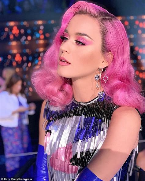 American Idol Judge Katy Perry Rocks Pink Wig And Pucci Dress For The