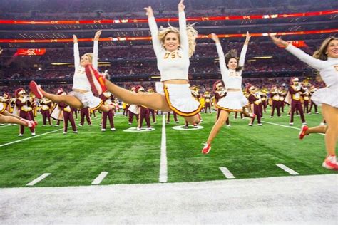 pin by jose andres on usc hot cheerleaders cheer girl cotton bowl