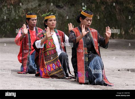 Toba Batak Ladies Performing Traditional Dance Sumatra Stock Photo Alamy