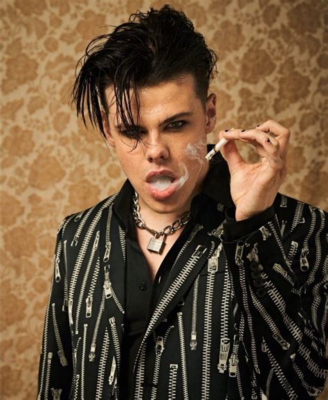 pin by kevin hult on yungblud dominic harrison black heart harrison
